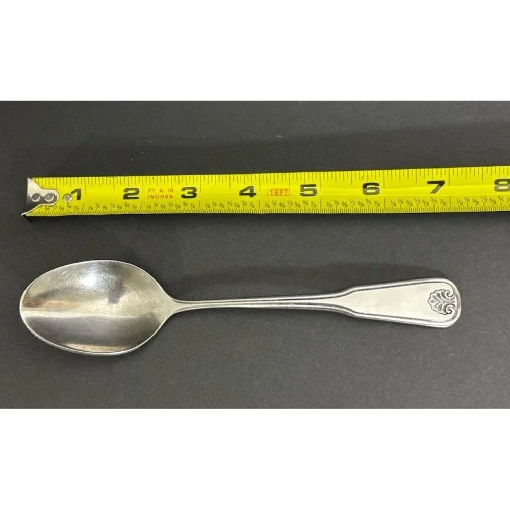 4 Oneida Colonial Mood Spoons 2 Teaspoons 2 Soup Spoons Shell Stainless